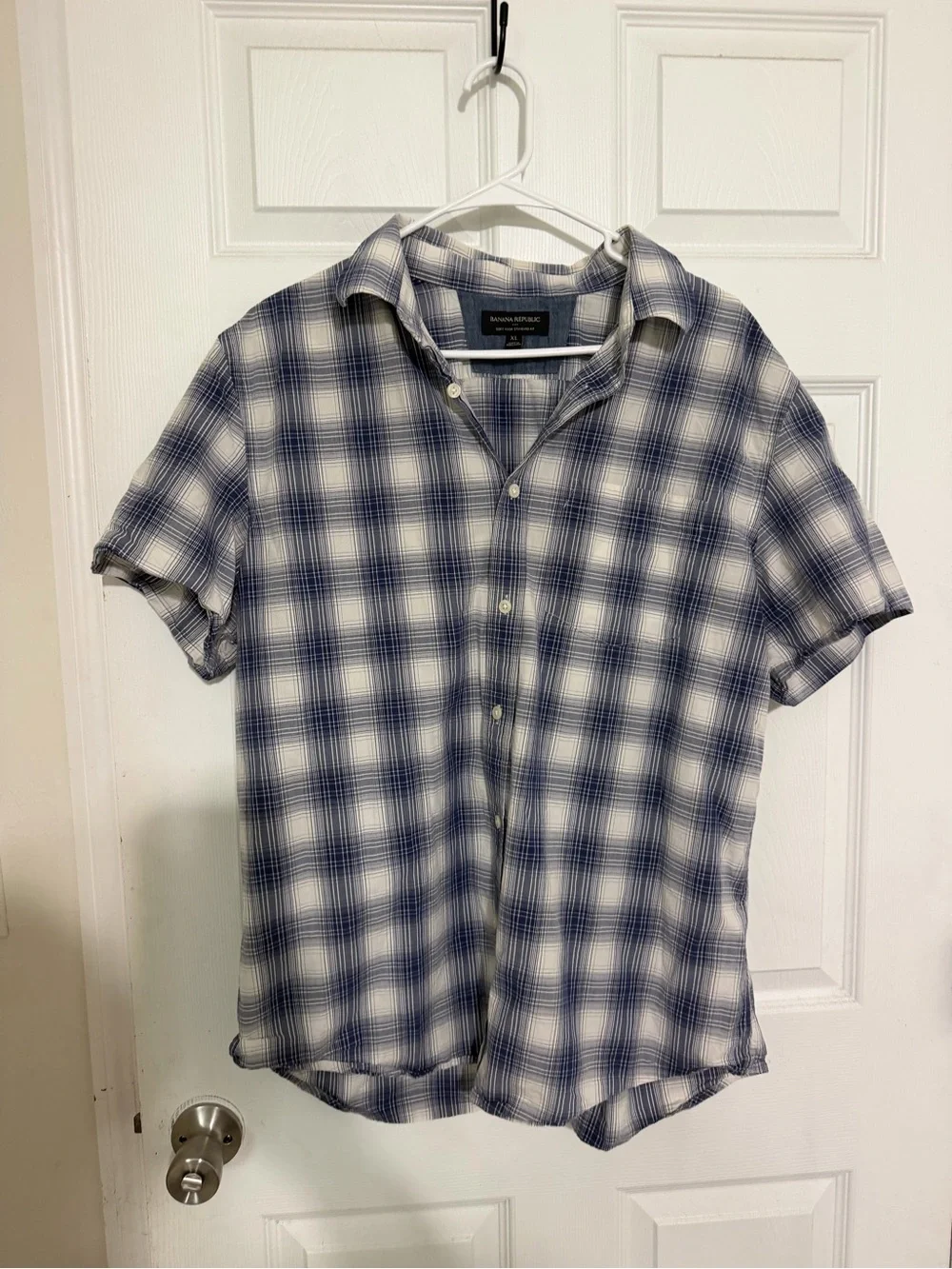 Banana Republic Blue and White Plaid Short-Sleeve Button-Down